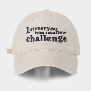 Casquette de baseball en coton lavé avec broderie de lettres « Que chaque jour vous apporte un nouveau défi », unisexe, réglable, style décontracté pour papa - Product Image 1