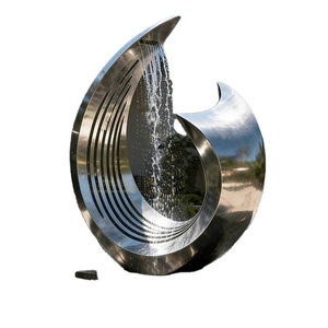 Escultura Moderna de Agua en Forma de Luna de Acero Inoxidable con Luz LED Opcional y Tamaño Personalizable para Piscina, Patio o Villa - Product Image 1