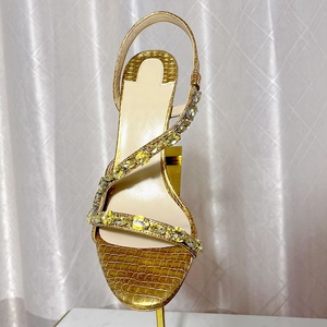 Estate nuovo stile <span class=keywords><strong>borchie</strong></span> oro Open Toe sandali eleganti sandali da <span class=keywords><strong>donna</strong></span> con cinturino sottile <span class=keywords><strong>scarpe</strong></span> tacchi alti tacchi a spillo per la festa - Product Image 3
