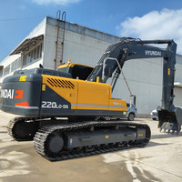 Excavatrice Hyundai 220LC-9S d'occasion très demandée avec moteur Cummins, 22 tonnes, modèle 2014-2020, excellente qualité, en stock