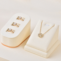 Jinsky Nouveau Présentoir à Bijoux en Microfibre pour Boucles d'Oreilles, Ensemble Beige pour Comptoir