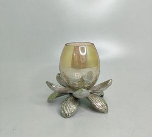 Nouveauté Diyas en métal faits à la main pour le mariage et la décoration de Diwali forme ronde Diya Urli design élégant fabriqué à la main - Product Image 5