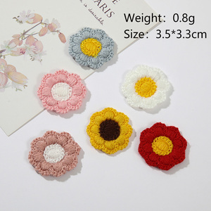 Parche de encaje bordado con flores de 3 cm en colores dulces, sin seda, para leggings y accesorios de sombrero para niños - Product Image 1
