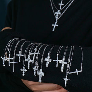 Joyería Religiosa, Collar con Colgante de Cruz de Jesús en Plata de Ley 925 con Diamantes Moissanite VVS para Hombre y Mujer - Product Image 1