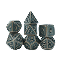 Usine de dés en gros personnalisé Bronze texturé métal dés jeu de cartes de luxe 7 pièces jeu de dés