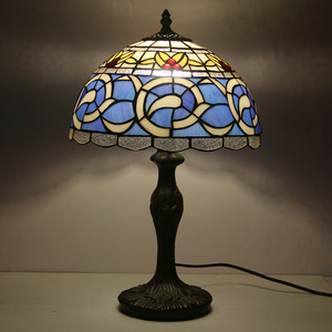 LongHuiJing 12-Zoll Buntglas-Tischlampe mit Zinklegierungsbasis, E26/<span class=keywords><strong>E27</strong></span>-Fassung, Pfauenfeder-Glyzinien-Schirm, Großhandel - Product Image 5