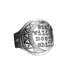 Anello con disco lunare inciso, unisex, tono argento antico, accessori moda vintage boho - Product Image 1