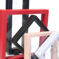 Boîte de présentation flottante carrée transparente 3D en gros avec fermeture à boucle, étui de rangement à suspension en film PE pour bijoux, pièces de monnaie et badges