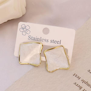 ต่างหูแฟชั่นสีสันสดใส ดีไซน์โดดเด่น ชุดเครื่องประดับสแตนเลสกันน้ำ สีไม่ลอก ของขวัญเครื่องประดับสุดเก๋ - Product Image 2