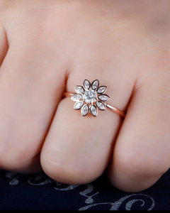 Bague de fiançailles en or rose massif avec diamant de laboratoire rond de 1,00 carat, sertie en clos, pour demande en mariage, mariage, promesse ou anniversaire - Product Image 1