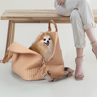 Sac de transport pour animaux de compagnie de luxe personnalisé, siège de voiture matelassé pour chien, sac de voyage portable pour animaux de compagnie, coussin moelleux, lit de voiture avec harnais de sécurité