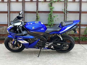 Motocicleta Yamaha YZF-R1 de Segunda Mano, Gasolina, 4 Cilindros, Refrigeración por Agua, 1000cc - Motocicletas Deportivas - Product Image 3