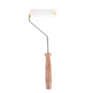 1PC Convenient to Use and Easy to Operate Beekeeping Tool Plastic Uncapping Needle Roller Bee Honey Extracting Equipment