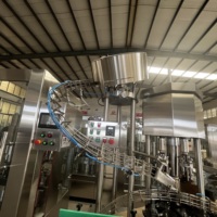 Machine de capsulage automatique pour bouchons en aluminium, machine de capsulage ROPP pour la vodka et les spiritueux