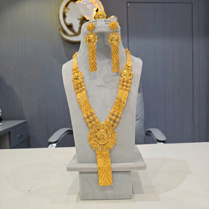 ชุดสร้อยคอและกำไลข้อมือทอง 24K ชุบทองเหลืองประดับเพชรลายดอกไม้สไตล์ชาติพันธุ์สำหรับผู้หญิง เหมาะสำหรับงานแต่งงาน ของขวัญ หรืองานเลี้ยง - Product Image 1