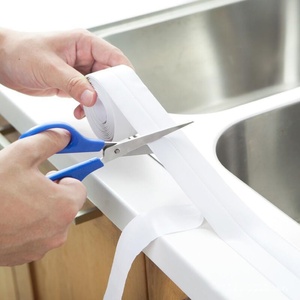 Nouvelle <span class=keywords><strong>bande</strong></span> adhésive plate en PVC imperméable et anti-moisissure, auto-adhésive, <span class=keywords><strong>pour</strong></span> le bord des éviers et baignoires de cuisine et de salle de bain - Product Image 3