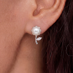 Elegant Daisy Freshwater Pearl <b>Studs</b> <b>Silver</b> Plated Copper Jewelry Charming Floral Shape for Women Gifts - Product Image 3