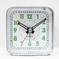 Réveil analogique silencieux à quartz de haute qualité, moderne, mini, carré, en plastique, de 2,5 pouces, à piles, avec aiguille et veilleuse lumineuse