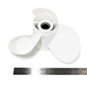 Hélice hors-bord à essence 2 temps TAIWAN SUNITY pour Yamaha 25-70HP Taille 3X11-1/8\"X13\" Modèle 663-45945-00 Haute efficacité - Product Image 1