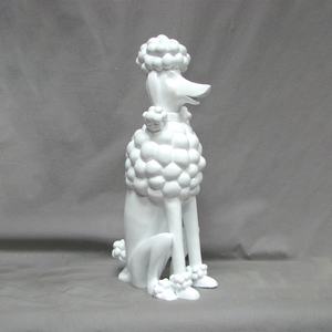 Hars Cartoon Decor Poedel Glasvezel Hond Sculptuur Kunst Dier Hond Standbeeld Vloeiende Artistieke Stijl Rendering Gekleurd Beeldje - Product Image 2