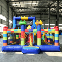 Château gonflable géant avec toboggan et blocs - Parcours d'obstacles à thème, combo château de saut humide/sec avec souffleur pour fête
