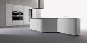 Îlot de cuisine en arc sur mesure <span class=keywords><strong>RODAY</strong></span> avec finition brillante et armoires de cuisine en PET au design mat - Product Image 2