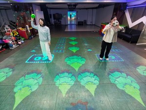 Trò chơi nhóm, trò chơi tương tác dẫn đầu, tương tác trên tường và sàn, thể thao vui nhộn, trận chiến lưới, trò chơi bóng - Product Image 3