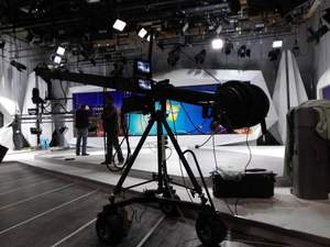 Tirs lisses <span class=keywords><strong>39</strong></span> pieds Pan and Tilt Remote Head Camera Broadcast Shooting Jib avec 3 roues Dolly - Product Image 3