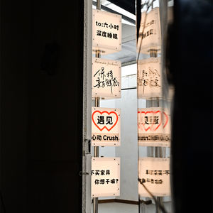 Cartelera de caja de luz acrílica colgante lateral creativa - Product Image 2