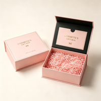 Gepersonaliseerde logo luxe huidverzorgingsverpakking Valentijnsdag papieren cosmetische roze magnetische cadeaudoos met kaartvakje