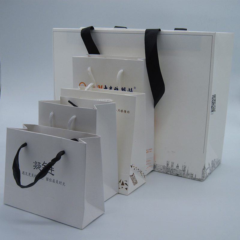 Customize Paper Bag With Logo Gift Paper Packaging Bag Handles