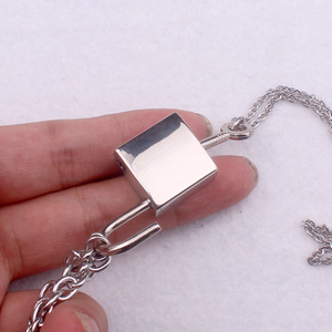 <span class=keywords><strong>Collar</strong></span> delicado de acero inoxidable <span class=keywords><strong>con</strong></span> <span class=keywords><strong>candado</strong></span> y doble <span class=keywords><strong>cadena</strong></span> para <span class=keywords><strong>hombre</strong></span> y mujer, Gargantilla <span class=keywords><strong>con</strong></span> cierre de llave, estilo Hip hop - Product Image 5