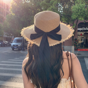 Chapeau haut de forme en fourrure style bohème chic avec large bord, fleur et nœud papillon pour l'été, la plage, le jardin, les pique-niques et les activités de plein air - Product Image 2