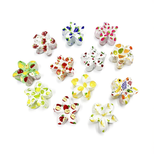 Pinzas para el Cabello con Frutas Mixtas y Flores de Resina de 8 cm, Diseño Moderno para Mujer - Product Image 3