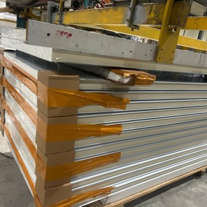 לוח בידוד חיצוני מחומר קיר עמיד אש בצפיפות גבוהה, פאנל סנדוויץ' מצמר סלעים - Product Image 1