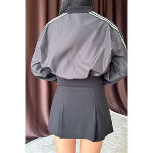 Chaqueta Bomber Negra de Manga Larga, Tejida y Resistente al Viento para Mujer - Product Image 1