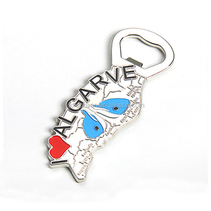 Cadeaux <span class=keywords><strong>de</strong></span> <span class=keywords><strong>voyage</strong></span>, souvenir portugais, aimant <span class=keywords><strong>de</strong></span> réfrigérateur en émail représentant une maison traditionnelle <span class=keywords><strong>de</strong></span> l'île <span class=keywords><strong>de</strong></span> Madeira, aimant décoratif en métal en vrac - Product Image 4