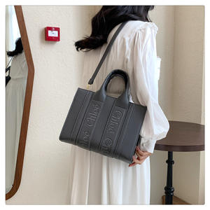 2025 2026 nouveauté broderie Alphabet motif femmes sac fourre-tout à la mode sac à bandoulière sac à main pour le travail en plein air - Product Image 2