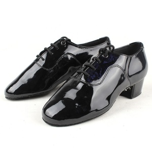 Chaussures <span class=keywords><strong>de</strong></span> <span class=keywords><strong>danse</strong></span> Salsa latine en cuir verni noir confortables pour hommes Zapatos <span class=keywords><strong>De</strong></span> Baile taille US 4.5-13.5 hauteur <span class=keywords><strong>de</strong></span> talon 4cm garçons - Product Image 1