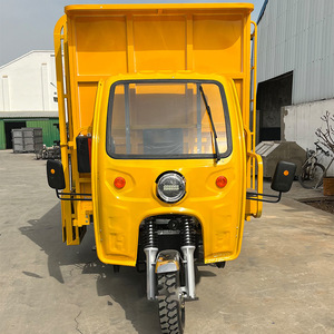 Camion à ordures à trois roues jaune, 8,67 mètres cubes, auto-chargeant et auto-déchargant, à essence - Product Image 3