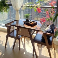 Ensemble de salle à manger compact et multifonctionnel en bois massif de style nordique avec table et chaises pour balcon