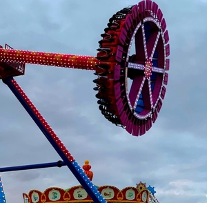 Chaises volantes LED en forme de dinosaure, manège à <span class=keywords><strong>pendule</strong></span> géant, 10+ attractions de parc pour adultes, pour Sinorides Flying Chairs 120 en fibre de verre et acier - Product Image 5