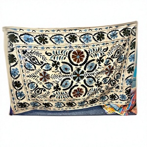 Colcha Tradicional Floral Suzani Kantha Hecha a Mano, 100% Algodón Transpirable, Cubrecama Bordado, Textil Artesanal - Product Image 2