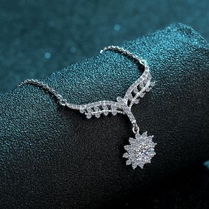 Vente en gros Argent Sterling 925 Plaqué Or Blanc Gra Certificat 0.5CT Moissanite Diamant Collier Femmes De Luxe Fine Jewelry - Product Image 4