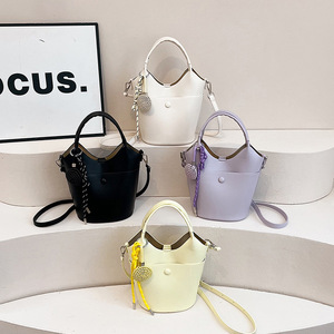 Mini <span class=keywords><strong>sac</strong></span> seau en cuir PU pour femme, <span class=keywords><strong>sac</strong></span> à bandoulière élégant avec breloque, <span class=keywords><strong>sac</strong></span> fourre-tout - Product Image 4