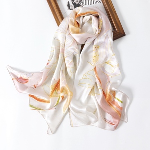 Vente en gros 175cm X 53cm Elégant Luxe Femmes <span class=keywords><strong>100</strong></span>% <span class=keywords><strong>Foulard</strong></span> en <span class=keywords><strong>soie</strong></span> Chinois Rétro Imprimé Floral Châle en <span class=keywords><strong>soie</strong></span> pour un usage quotidien Vacances - Product Image 6