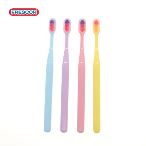 プラスチック製の大人の柔らかい毛の家族のスーツの歯ブラシの歯ブラシ