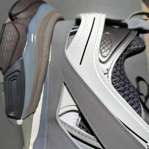 Chaussures de sport de luxe tendance rétro, tendance de la mode, chaussures de créateur Track 3.0 à LED - Product Image 2