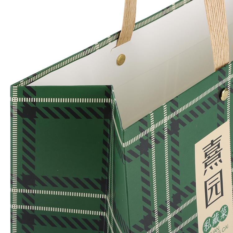 Promotional eco friendly plastic kraft shopping bags with logos