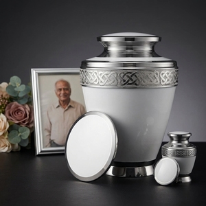 Guci Berbingkai Logam Gaya Eropa dengan Tutup Terpasang yang Dapat Dilepas, Kapasitas 200 Inci Kubik, Ramah Lingkungan, Tahan Lama, Desain Dapat Disesuaikan untuk - Product Image 5